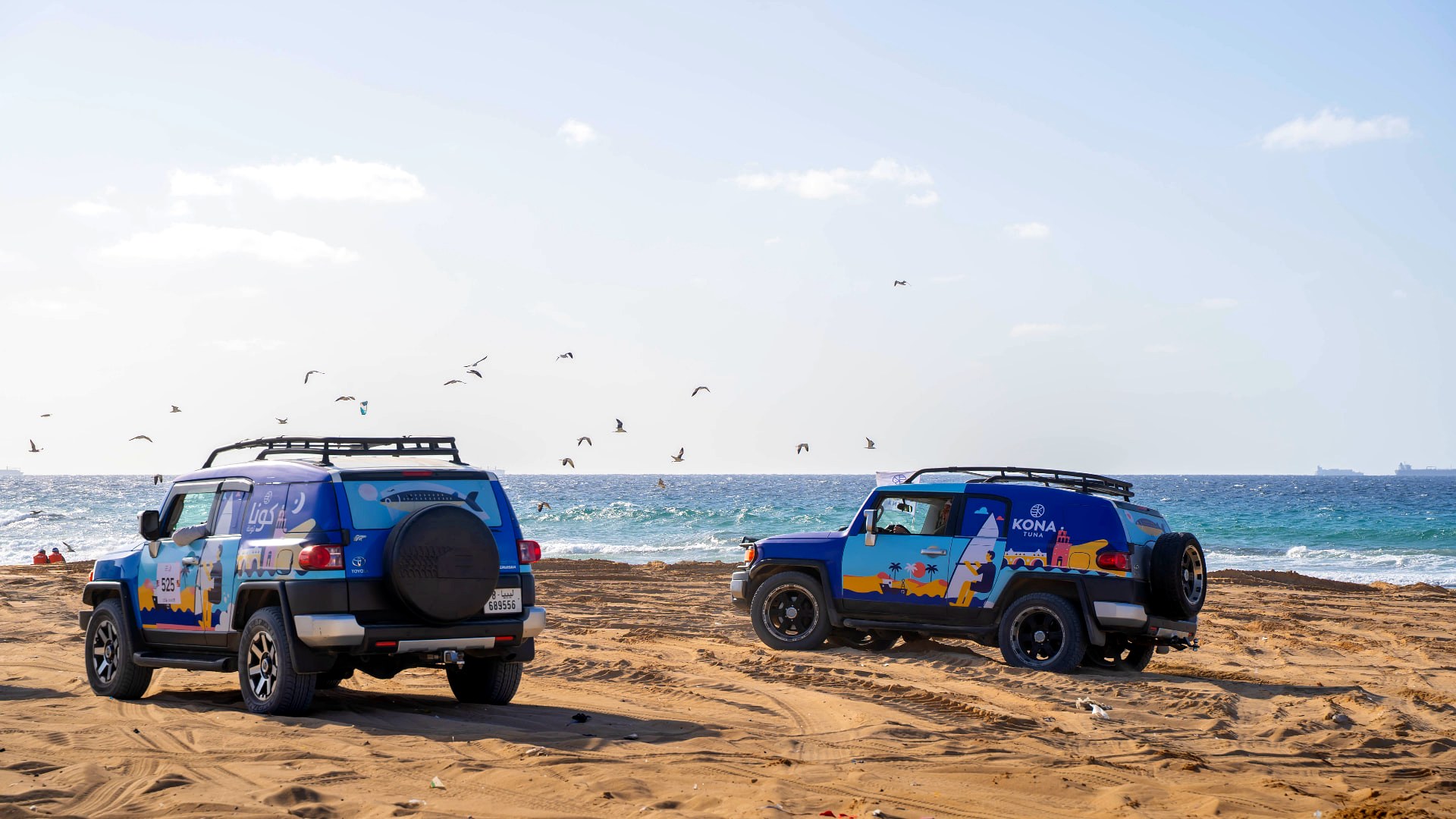 Kona Tuna jeeps on the beach